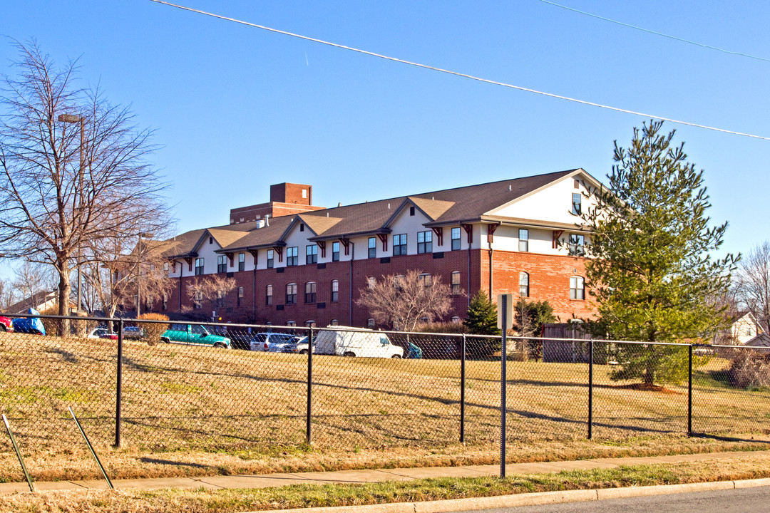 Hylton Point II Apartments in St. Louis, MO - Building Photo