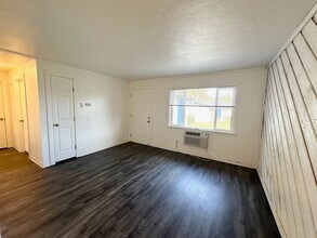 207 N Indiana Ave in Caldwell, ID - Building Photo - Building Photo