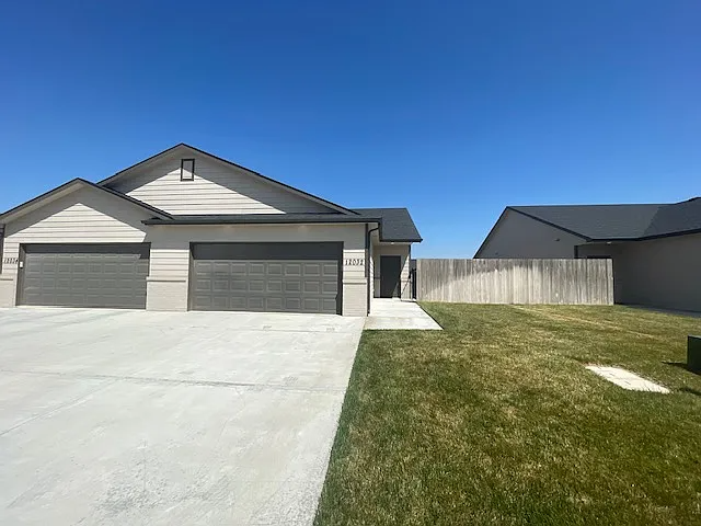 property at 12020 Fontana Cir