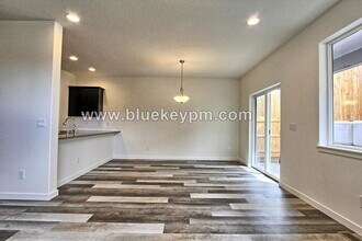 1142 N Fairhope Pl in Ridgefield, WA - Building Photo - Building Photo