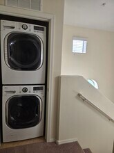 280 S Evergreen Rd, Unit Villagio condominium in Tempe, AZ - Foto de edificio - Building Photo