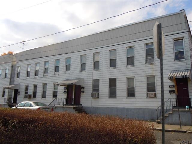 157-163 Lancaster St in Cohoes, NY - Foto de edificio