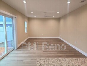 452 Tracy Ln in Reno, NV - Building Photo - Building Photo