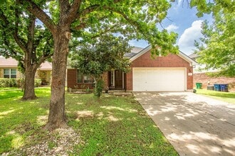 8000 Briarton Dr in Austin, TX - Building Photo - Building Photo