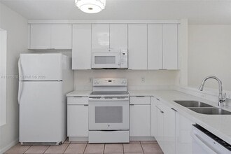 706 NW 108th Terrace in Pembroke Pines, FL - Building Photo - Building Photo