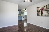 2516 Anita St photo'
