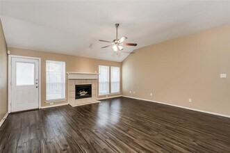 1141 Ranch Valley Dr in Desoto, TX - Building Photo - Building Photo