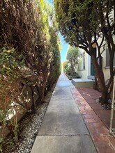 5937 Gregory Ave, Unit 5826-4 in Los Angeles, CA - Foto de edificio - Building Photo