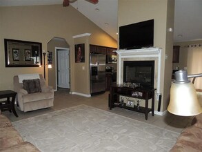 5233 Stone Crest Dr in Manhattan, KS - Building Photo - Building Photo