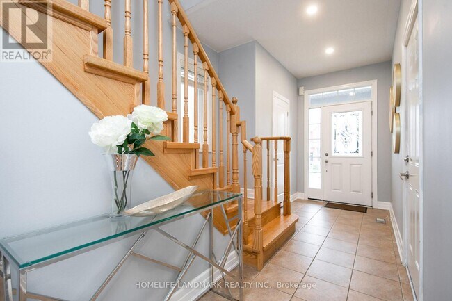 12 Fred Mason St in Georgina, ON - Building Photo - Building Photo