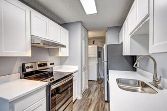 Asteria Place Apartments in Kenmore, WA - Foto de edificio - Building Photo