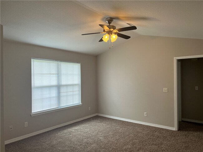 2156 Kristy Ln in Siloam Springs, AR - Building Photo - Building Photo