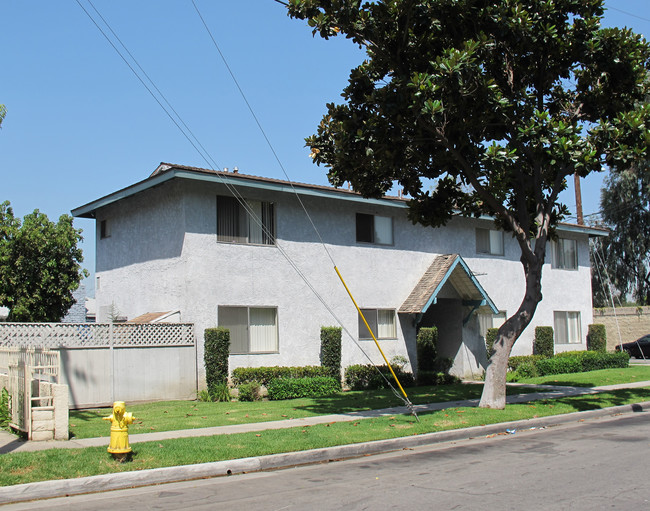 13819 Mcclure Ave in Paramount, CA - Foto de edificio - Building Photo