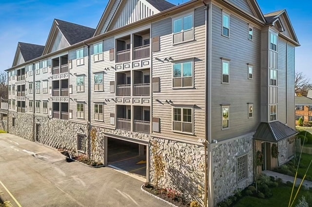 Fairview Plaza in Bloomfield, NJ - Building Photo - Building Photo