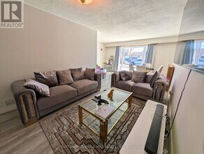 19 Ascot Ave in Brampton, ON - Building Photo - Building Photo