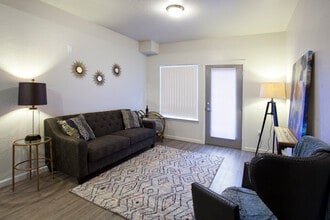 Centennial Pines in Coeur d'Alene, ID - Foto de edificio - Building Photo