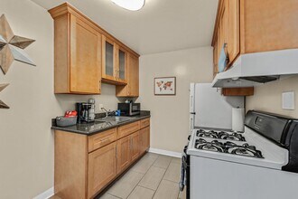 415 Adams St. in Oakland, CA - Building Photo - Building Photo