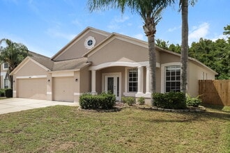 10445 Meadow Spring Dr in Tampa, FL - Building Photo - Building Photo