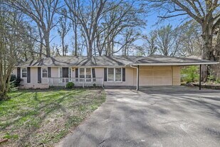 369 Windemere Way in Jonesboro, GA - Building Photo