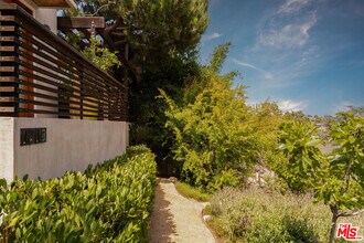 1413 Ashland Ave in Santa Monica, CA - Building Photo - Building Photo