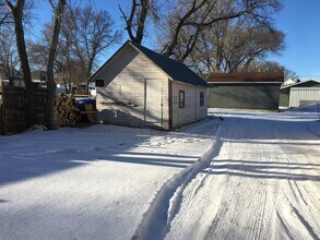117 N Main Ave in Rugby, ND - Foto de edificio - Building Photo