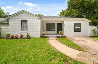 8327 Bonner Dr in Houston, TX - Building Photo
