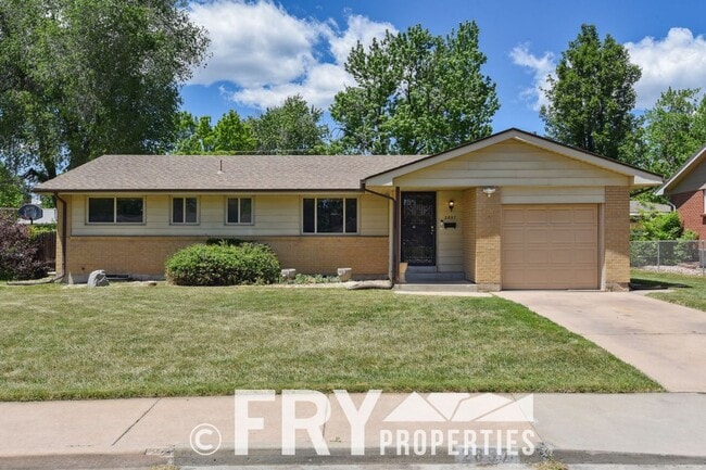 2857 S Joslin Ct in Denver, CO - Foto de edificio - Building Photo