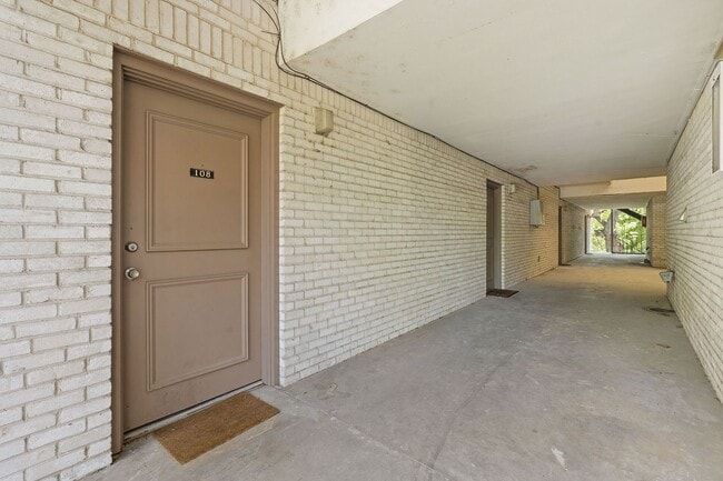 710 E Dean Keeton St in Austin, TX - Building Photo - Building Photo
