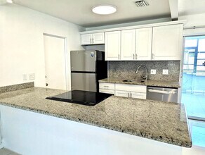 111 NW 31st Ct in Pompano Beach, FL - Building Photo - Building Photo