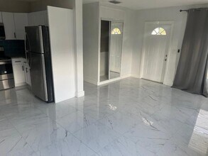 2340 Avenue M in West Palm Beach, FL - Foto de edificio - Building Photo