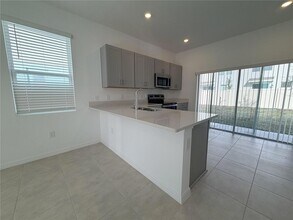 2946 Skyline Lp in Kissimmee, FL - Building Photo - Building Photo
