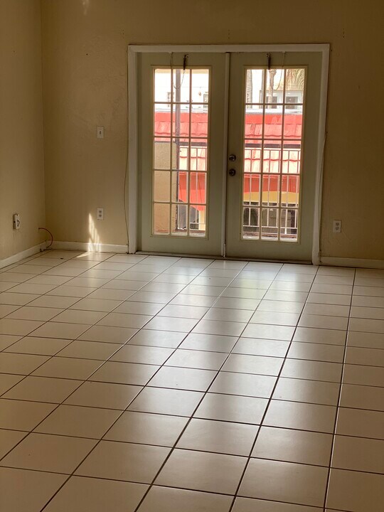 10901 SW 88th St, Unit 203 in Miami, FL - Building Photo