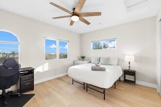 5051 Savannah St in San Diego, CA - Building Photo - Building Photo