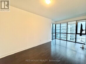 2916 Hwy 7 W in Vaughan, ON - Building Photo - Building Photo