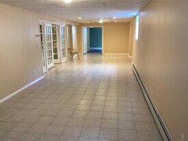 2 Debron Ct in Centereach, NY - Building Photo