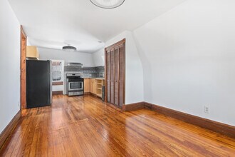 15 Fort Charles Pl, Unit 3 in Bronx, NY - Foto de edificio - Building Photo
