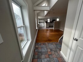 18 Grove St in Lynn, MA - Building Photo