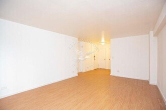 330 E 49th St in New York, NY - Building Photo - Building Photo