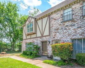 14719 Barryknoll Ln in Houston, TX - Foto de edificio - Building Photo