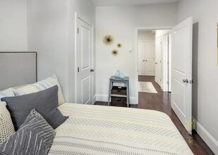 6 Clearway St, Unit 1 in Boston, MA - Foto de edificio - Building Photo