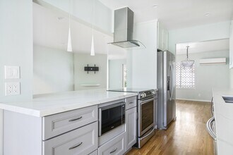 1020 19th St, Unit 5 in Santa Monica, CA - Building Photo - Building Photo