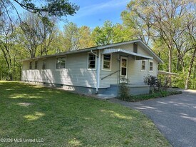 3464 S Red Banks Rd in Byhalia, MS - Building Photo