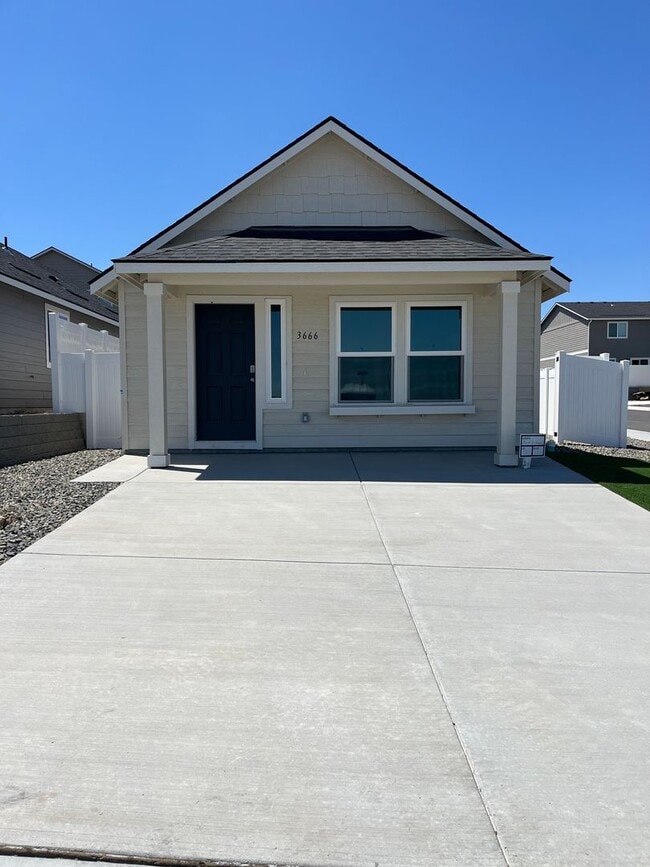 property at 3666 S Quay St
