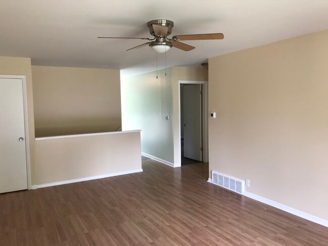 18288 Swiss Dr in Spring Lake, MI - Foto de edificio - Building Photo