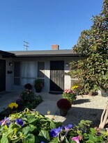 305-302 N Dwyer Pl in Anaheim, CA - Building Photo