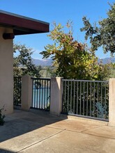 1041 Liberty St in Redding, CA - Foto de edificio - Building Photo