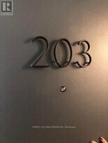 204 Kingston Rd in Toronto, ON - Building Photo