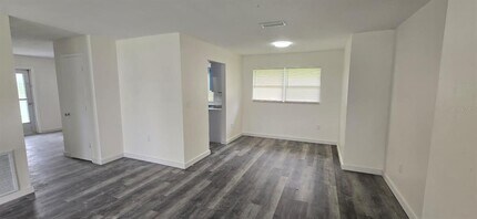 21519 Eldred Ave in Port Charlotte, FL - Building Photo - Building Photo