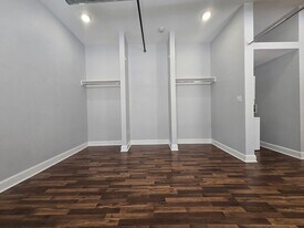 302 W Commercial St in Springfield, MO - Building Photo