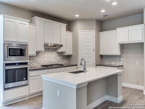 9065 Imposing Oak, Unit 46204 in San Antonio, TX - Building Photo - Building Photo